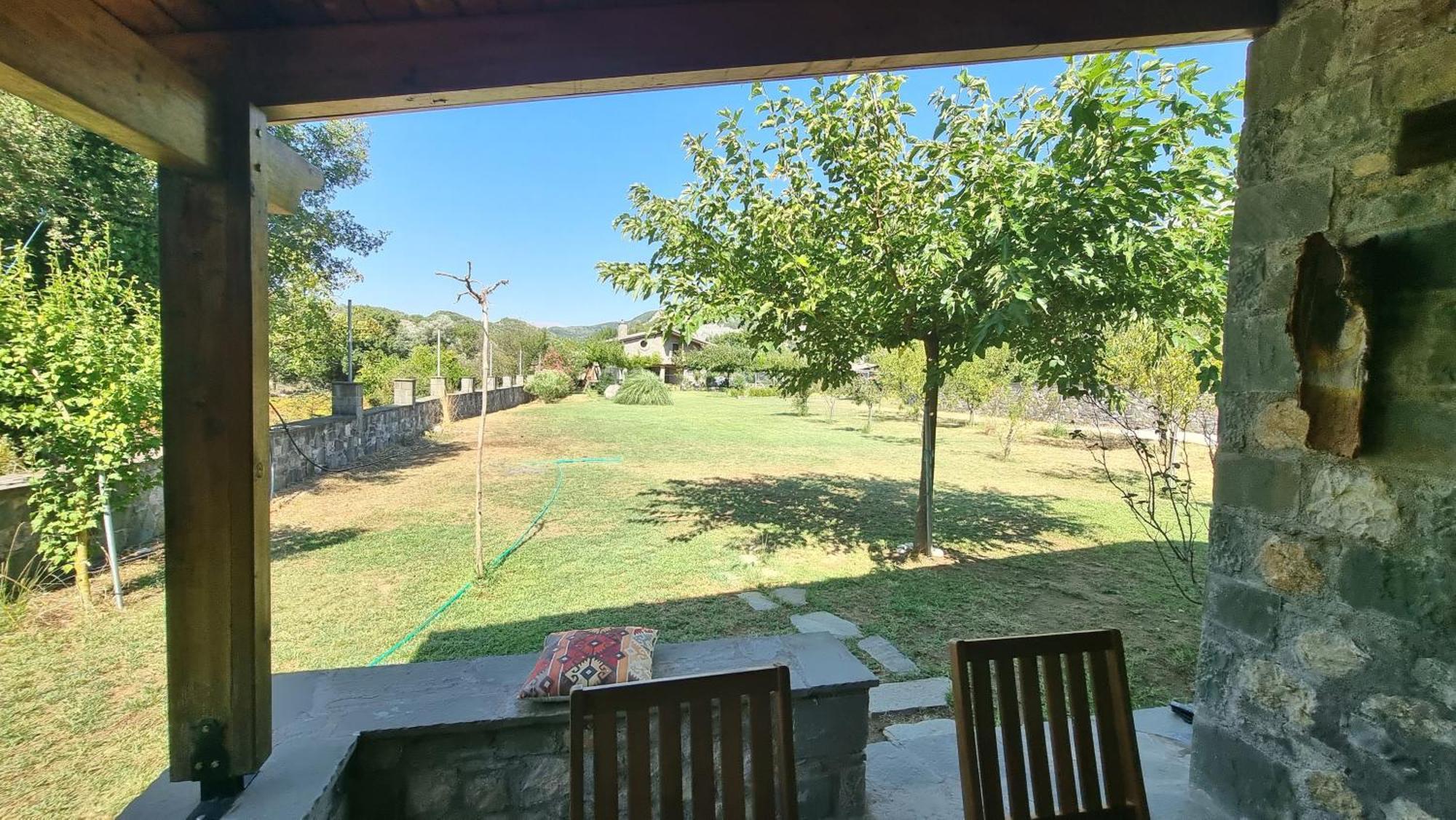 House With Big Garden And Barbeque In Nature Vourgareli Extérieur photo