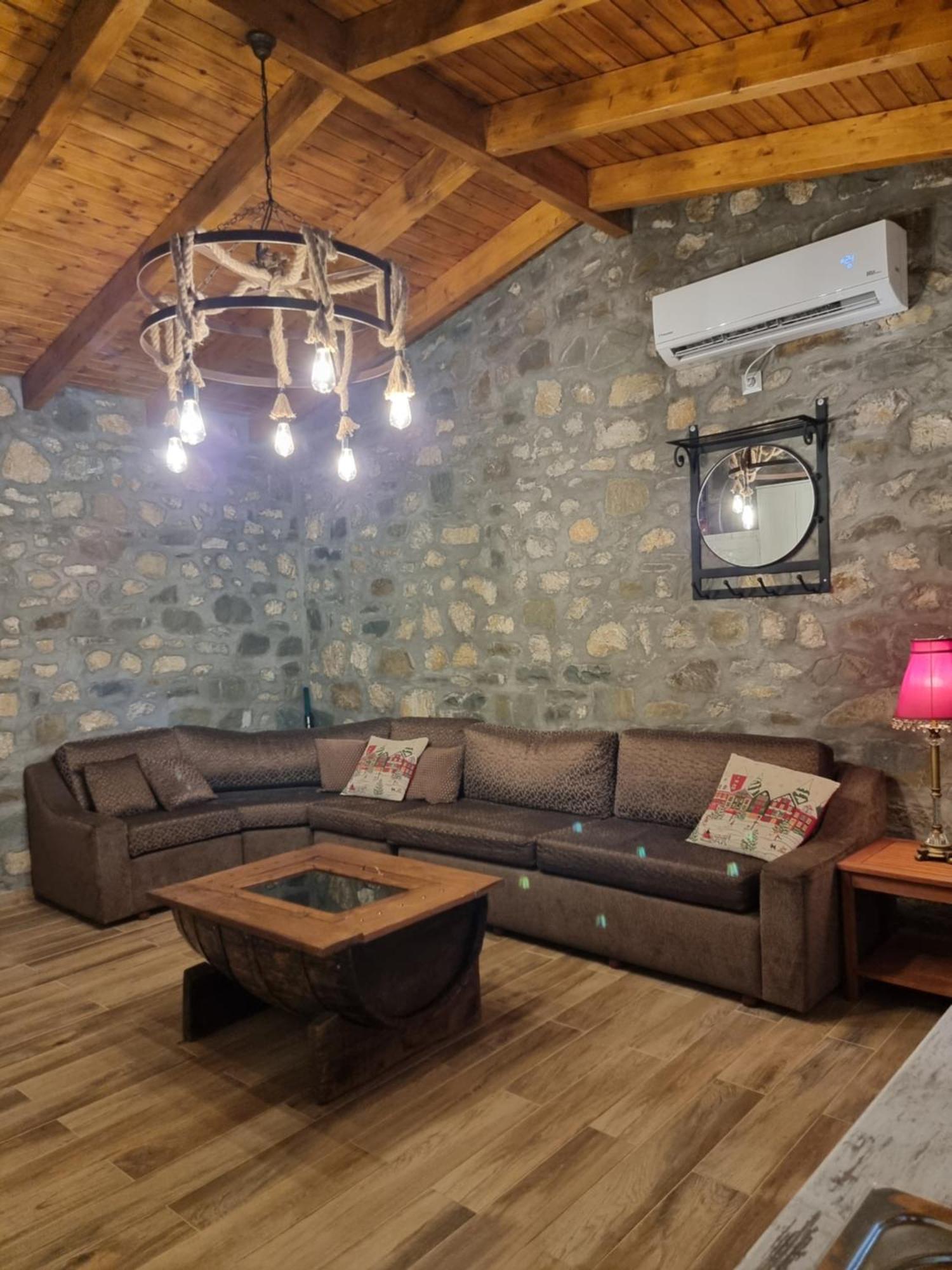 House With Big Garden And Barbeque In Nature Vourgareli Extérieur photo