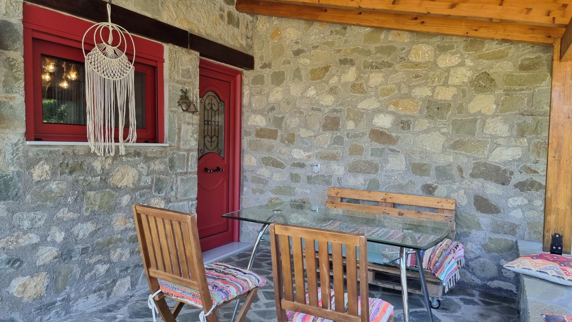 House With Big Garden And Barbeque In Nature Vourgareli Extérieur photo